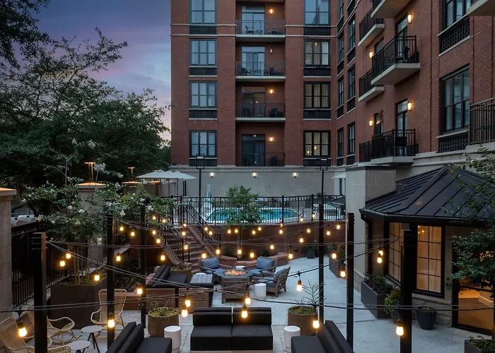 Courtyard By Marriott Savannah Downtown - Historic District